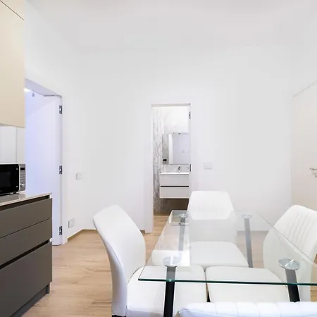 Homeby, Due Agosto Lägenhet